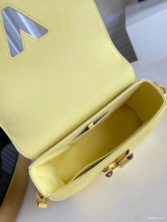 WIS MM TWIST VUITTON LOUIS 0713